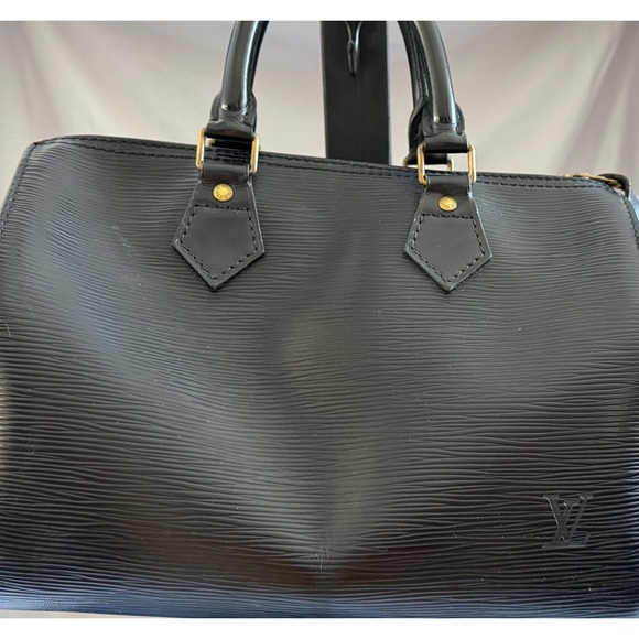 Louis Vuitton Epi speedy. - Picture 1 of 16